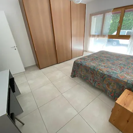 Beach Holiday Apartment *